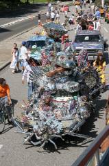 v2006_ArtCar_3_Parade 063 